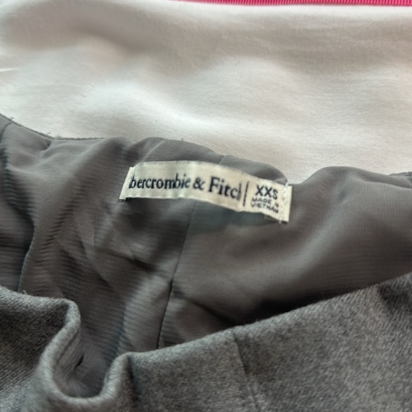 Abercrombie pleated skort - Picture 3 of 4